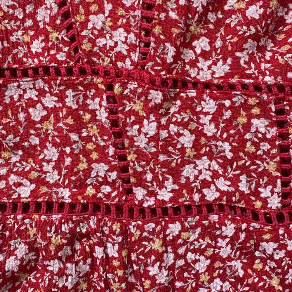 Medium American Eagle Red Floral Romper - Picture 4 of 12